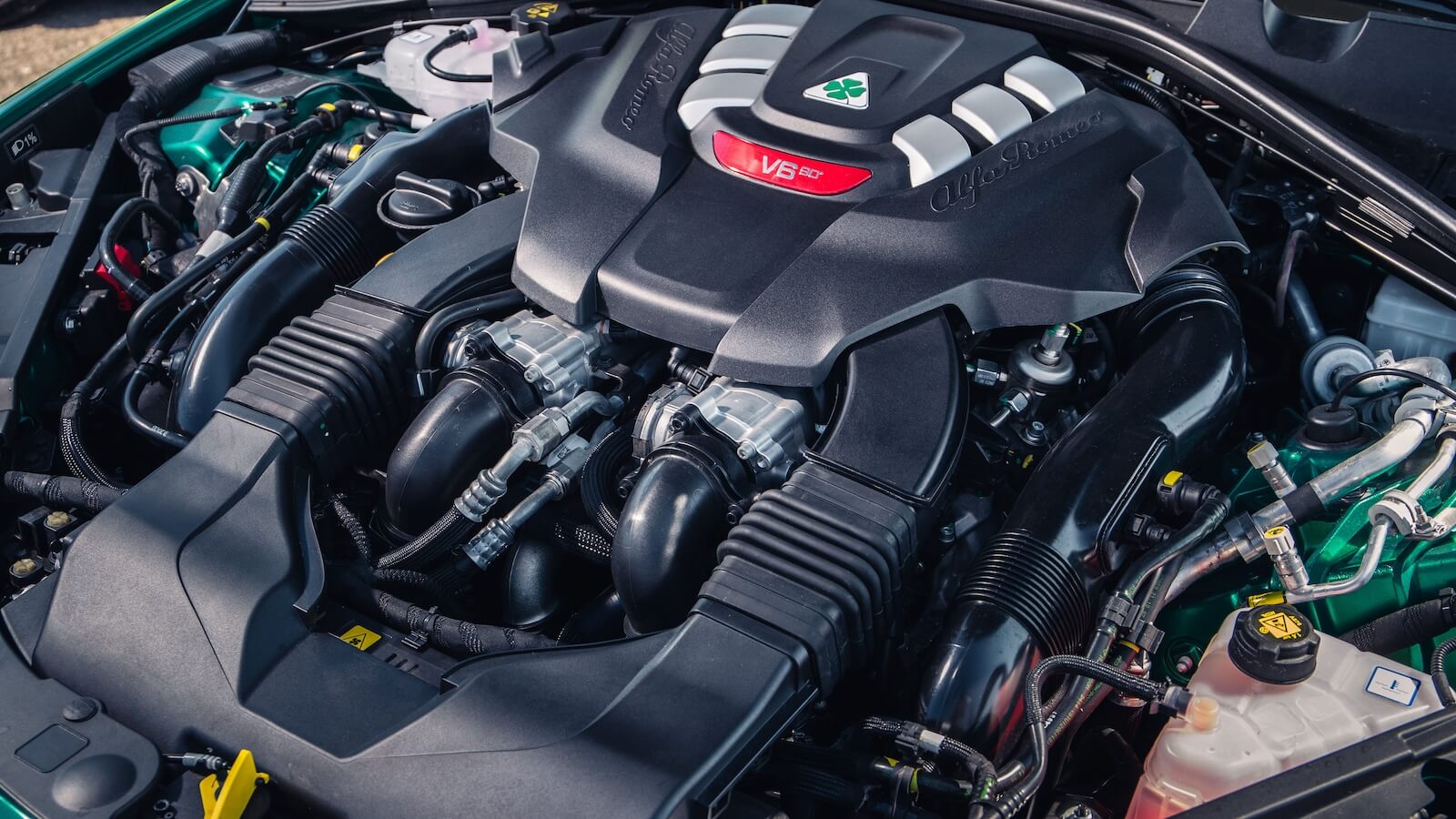 Alfa Romeo Giulia GTAm engine photo
