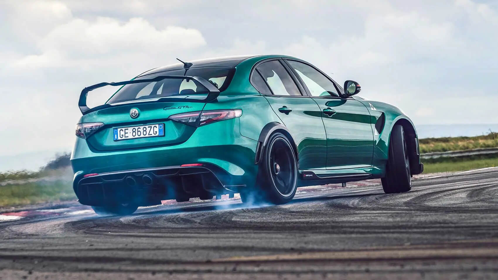 Alfa Romeo Giulia GTAm photo