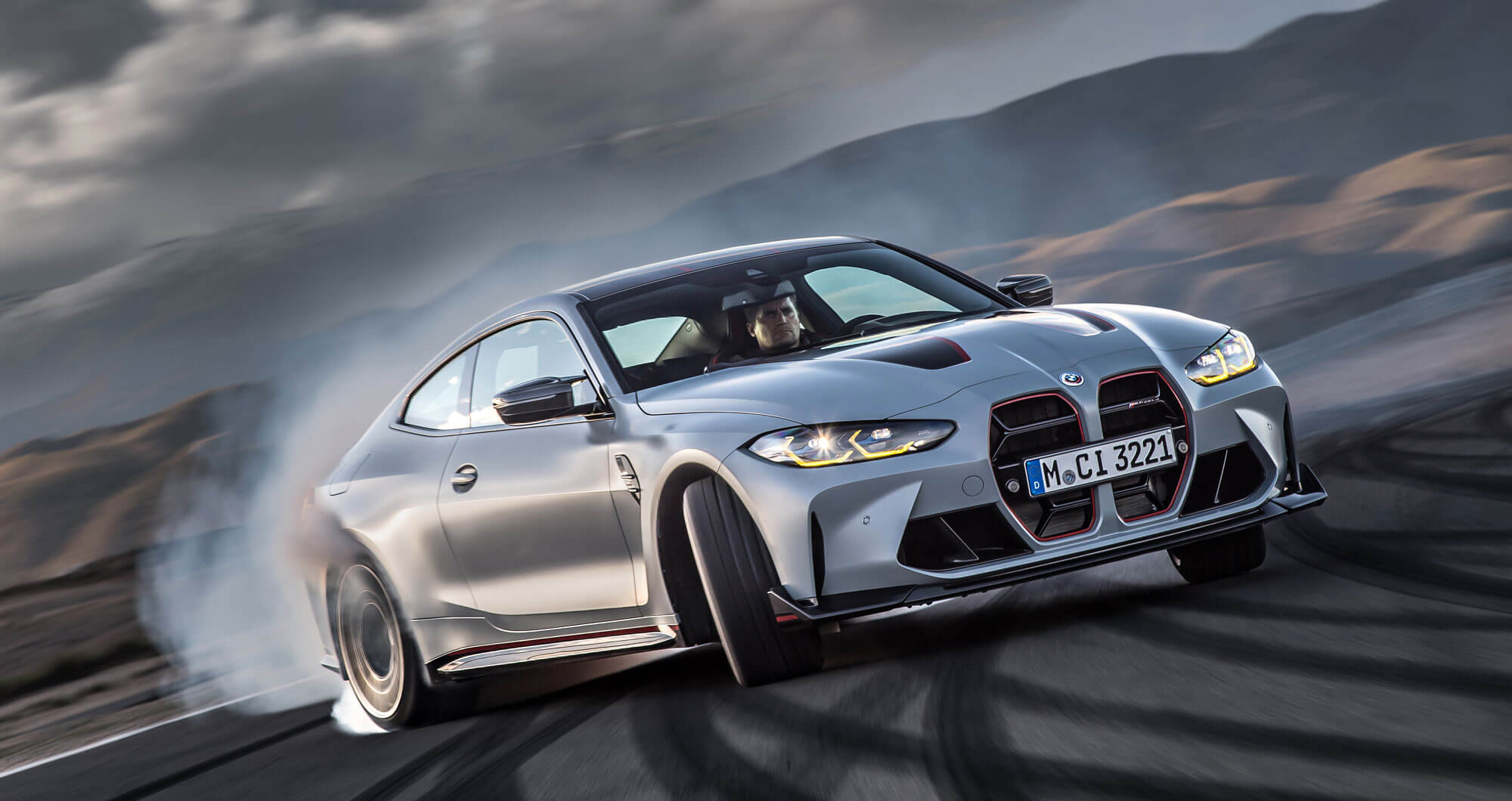 BMW M4 CSL cornering photo